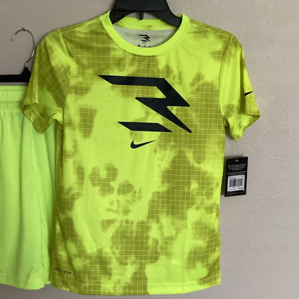 (SOLD)Nike Boys sets